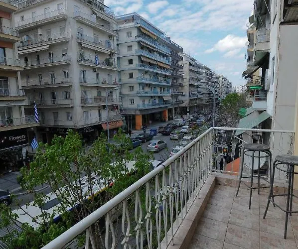 F & B Collection - For 3 Tesalónica